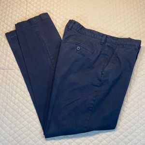 H&M Black Chinos. 34x34 on tag. Inseam measurement is 31.5. Heavy Material.